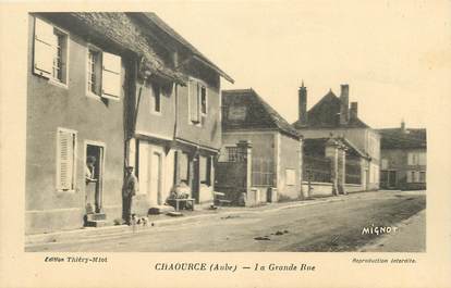 / CPA FRANCE 10 "Chaource, la grande rue"