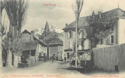 / CPA FRANCE 05 "Saint Bonnet, vallée du Champsaur, entrée du Bourg"