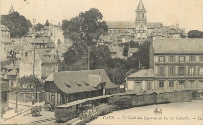 / CPA FRANCE 14 "Caen, la gare des chemins de fer du Calvados"