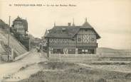 14 Calvado / CPA FRANCE 14 "Trouville sur Mer, la rue des roches noires"