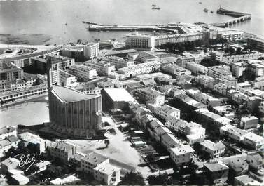 / CPSM FRANCE 17 "Royan, l'église et le front de mer"