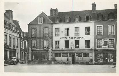 / CPSM FRANCE 72 "Fesnay sur Sarthe, un coin de la place Thiers"