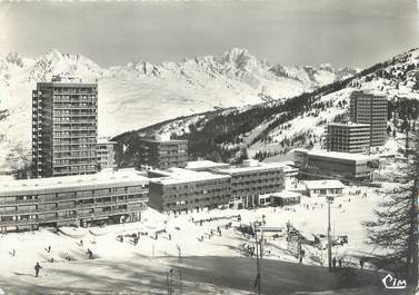 / CPSM FRANCE 73 "La Plagne, arrivée des pistes, vue générale"