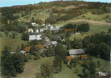 / CPSM FRANCE 73 "Saint Ours, vue aérienne du Chef Lieu"