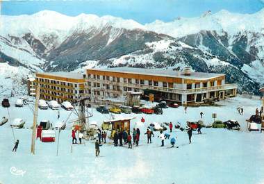 / CPSM FRANCE 73 "Courchevel, le grand hôtel rond point des pistes"