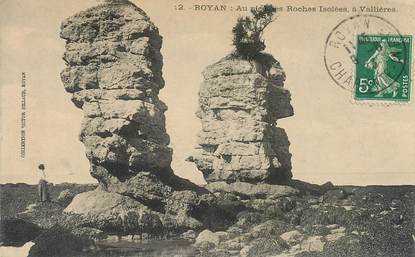 CPA FRANCE 17 "Royan, au pied des Roches isolées à Vallières"