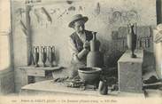 06 Alpe Maritime / CPA FRANCE 06 "Poterie de Golfe Juan, un tourneur" / POTERIE