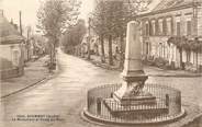 72 Sarthe / CPA FRANCE 72 "Ecommoy, le monument et route du Mans"