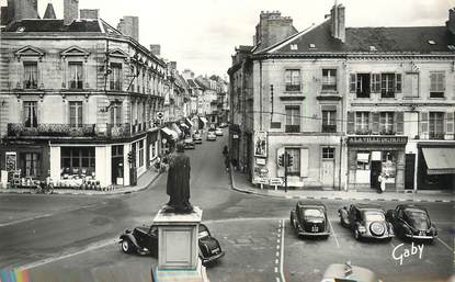 / CPSM FRANCE 72 "La Flèche, place Henri IV et grande rue"