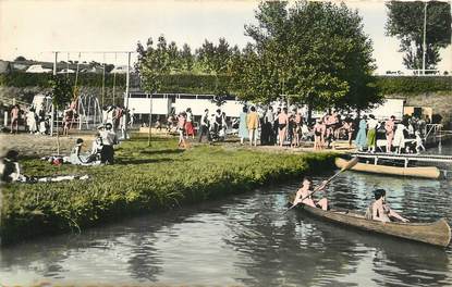 / CPSM FRANCE 72 "Château du Loir, baignade des Tritons du Loir, le terrain de jeux"