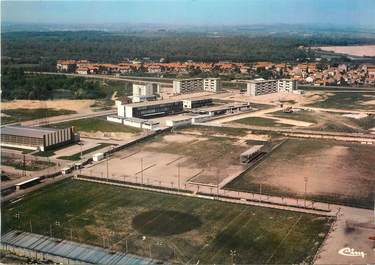 / CPSM FRANCE 71 "Montchanin, vue aérienne" / STADE