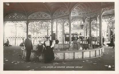 CPA FRANCE 03 "Vichy, la source Grande Grille" / Ed. ETOILE