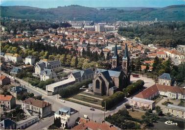 / CPSM FRANCE 71 "Le Creusot, vue aérienne, église Saint Henri"