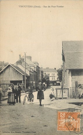 / CPA FRANCE 61 "Vimoutiers, rue du pont Vautier"