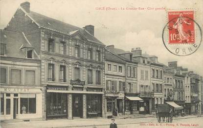 / CPA FRANCE 61 "Gacé, la grande rue côté gauche"