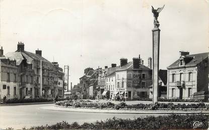 / CPSM FRANCE 61 "Alençon, place De Gaulle"