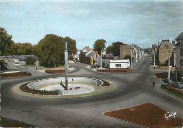 / CPSM FRANCE 61 "Alençon, place Générale de Gaulle et monument aux morts"