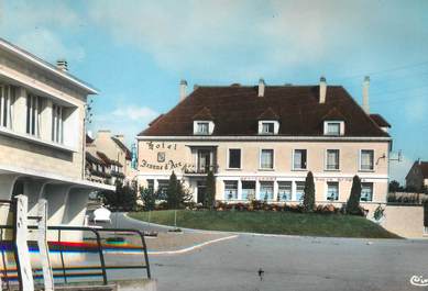 / CPSM FRANCE 14 "Tilly sur Seulles, l'hôtel Jeanne d'Arc"