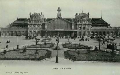 / CPA FRANCE 62 "Arras, la gare"