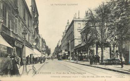 / CPA FRANCE 84 "Avignon, rue de la République"