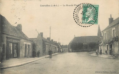 / CPA FRANCE 37 "Courcelles, la grande place"