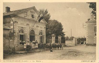 / CPA FRANCE 37 "La Tour Saint Gelin, la mairie"