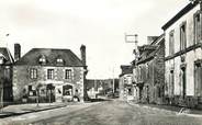 35 Ille Et Vilaine  / CPSM FRANCE 35 "Sains, le centre et la mairie"