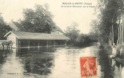 CPA FRANCE 89 "Malay le Petit, le lavoir et l'abreuvoir sur la Vanne"