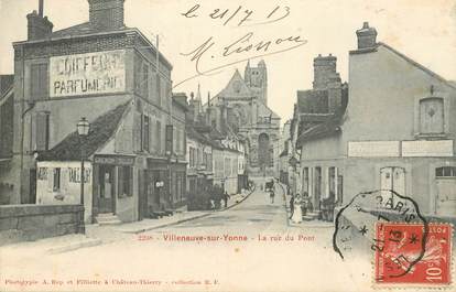 CPA FRANCE 89 " Villeneuve sur Yonne, la rue du Pont"