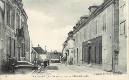 CPA FRANCE 89 " Vermenton, rue de l'Hotel de ville"