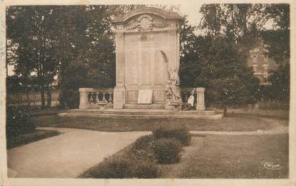 / CPA FRANCE 62 "Bapaume" / MONUMENT AUX MORTS