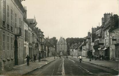 CPSM FRANCE 89 "Villeneuve sur yonne, la Porte de sens, rue Carnot"