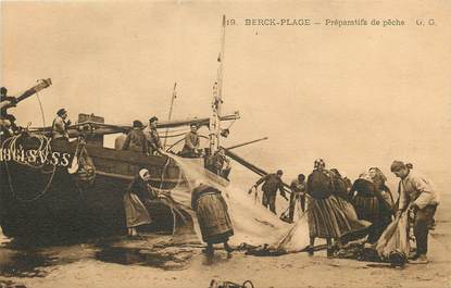 CPA FRANCE 62 "Berck, préparatifs de pêche"