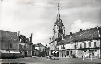 CPSM FRANCE 89 "Pont sur Yonne, Place Eugène Petit"