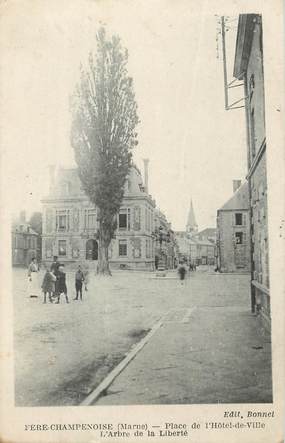 / CPA FRANCE 51 "Fère Champenoise, place de l'hôtel de ville" / ARBRE