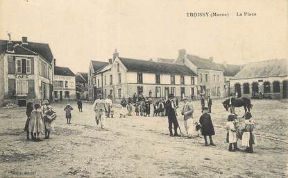 / CPA FRANCE 51 "Troissy, la place"