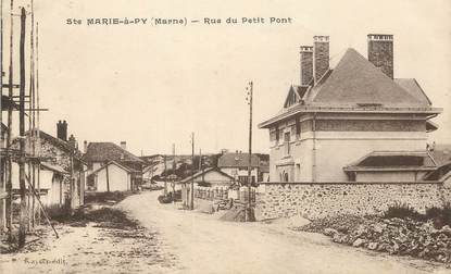 / CPA FRANCE 51 "Sainte Marie à Py, rue du petit pont"