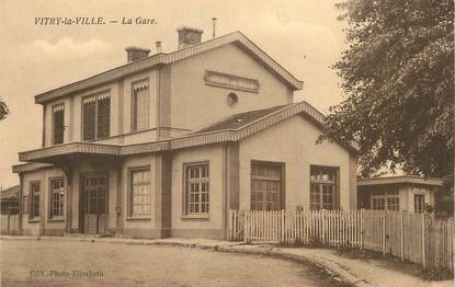 / CPA FRANCE 51 "Vitry la Ville, la gare"