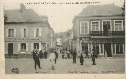 / CPA FRANCE 51 "Ay en Champagne, la rue du chemin de fer"