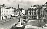 72 Sarthe CPSM FRANCE 72 "sablé sur Sarthe, Place de l'Hotel de ville"