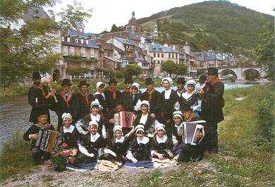 CPSM FRANCE 12 "Saint Geniez d'Olt, groupe folklorique Lus Tournejaires"