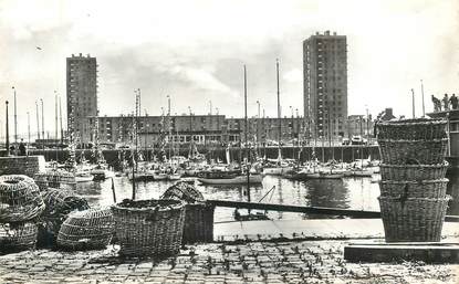 CPSM FRANCE 50 "Cherbourg, le bassin des Yachts"