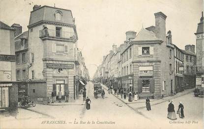 CPA FRANCE 50 "Avranches, la rue de la  Constitution"