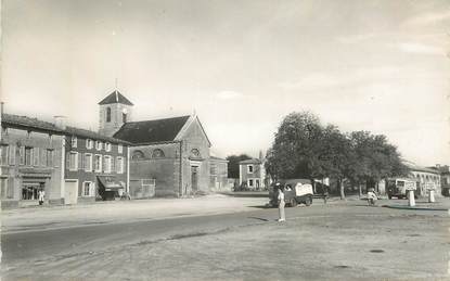 CPSM FRANCE 79 "Lezay, la place de l'Eglise"