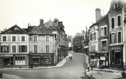 03 Allier / CPA FRANCE 03 "Lapalisse, place Charles Becaud et la montée au château"