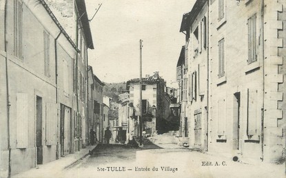 / CPA FRANCE 04 "Sainte Tulle, entrée du village"