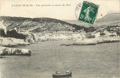 CPA FRANCE 13 "Cassis, vue générale et entrée du port"