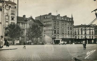 / CPSM FRANCE 92 "Asnières, place des Bourguignons, les écoles"