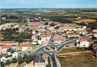 / CPSM FRANCE 85 "Bretignolles sur Mer, le centre"