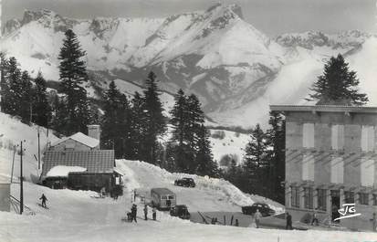 / CPSM FRANCE 05 "Ceuse, les chalets hôtels"